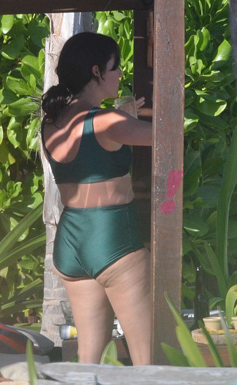 Ximena Sariñana en bikini