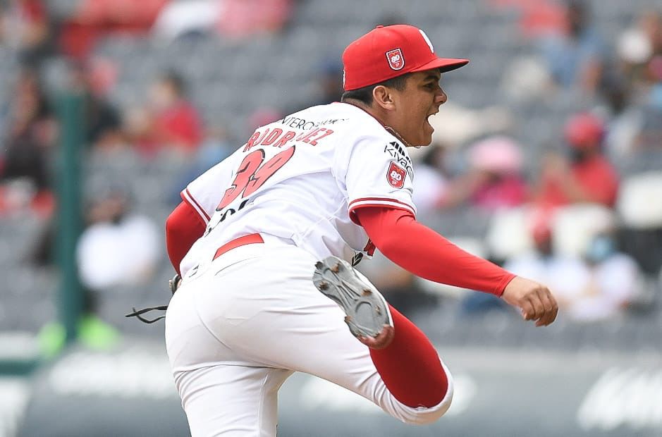 Diablos Rojos del México emparejan la serie frente a los Pericos de Puebla en la Liga Invernal de Beisbol