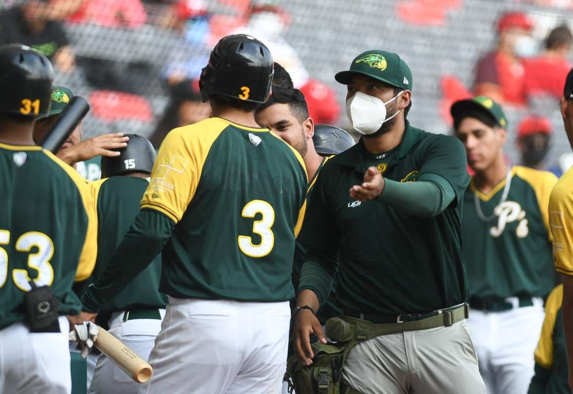 Diablos Rojos del México emparejan la serie frente a los Pericos de Puebla en la Liga Invernal de Beisbol