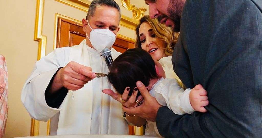 LUCÍA MÉNDEZ Celebra el Bautizo de su nieta VICTORIA